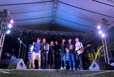 Encerramento do Natal Brilhante tem show de prêmios e apresentações musicais