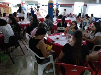 FORMAÇÃO DE MÃES E HOMENAGEM EM COMEMORAÇÃO AO DIA DAS MÃES NA E.M.E.I. BENEDICTA DE OLIVEIRA SILVA